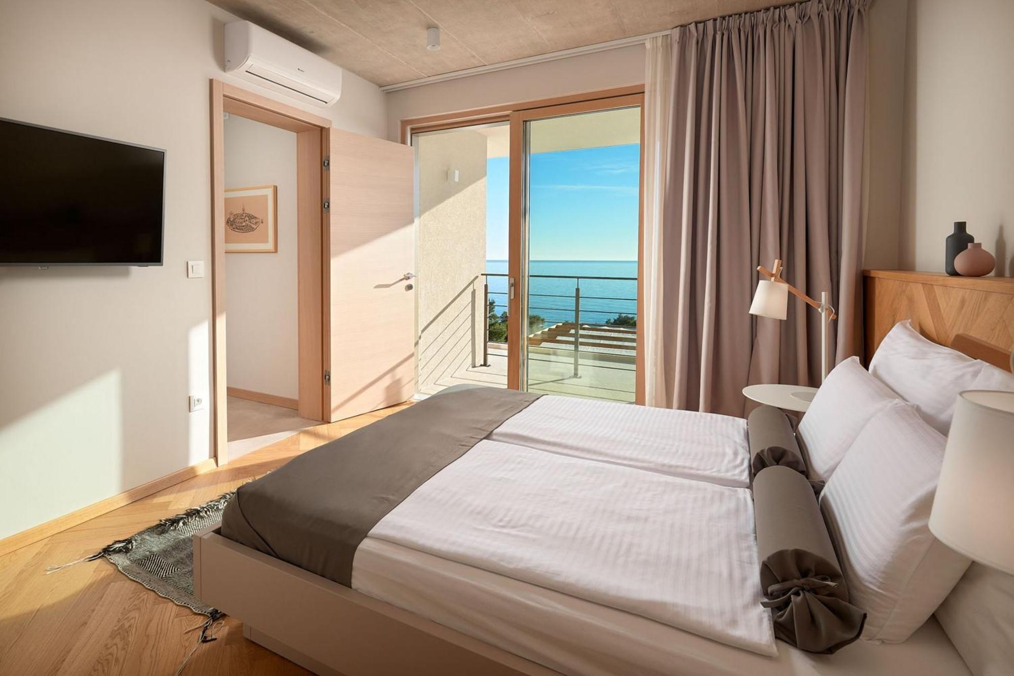 Dazzling Hvar Villa Villa Licita 4 Bedrooms Spacious Sunterrace Fitted With Sunbeds And Parasols Private Outdoor Swimming Pool Shaded, สเวตา เนเดลยา ภายนอก รูปภาพ