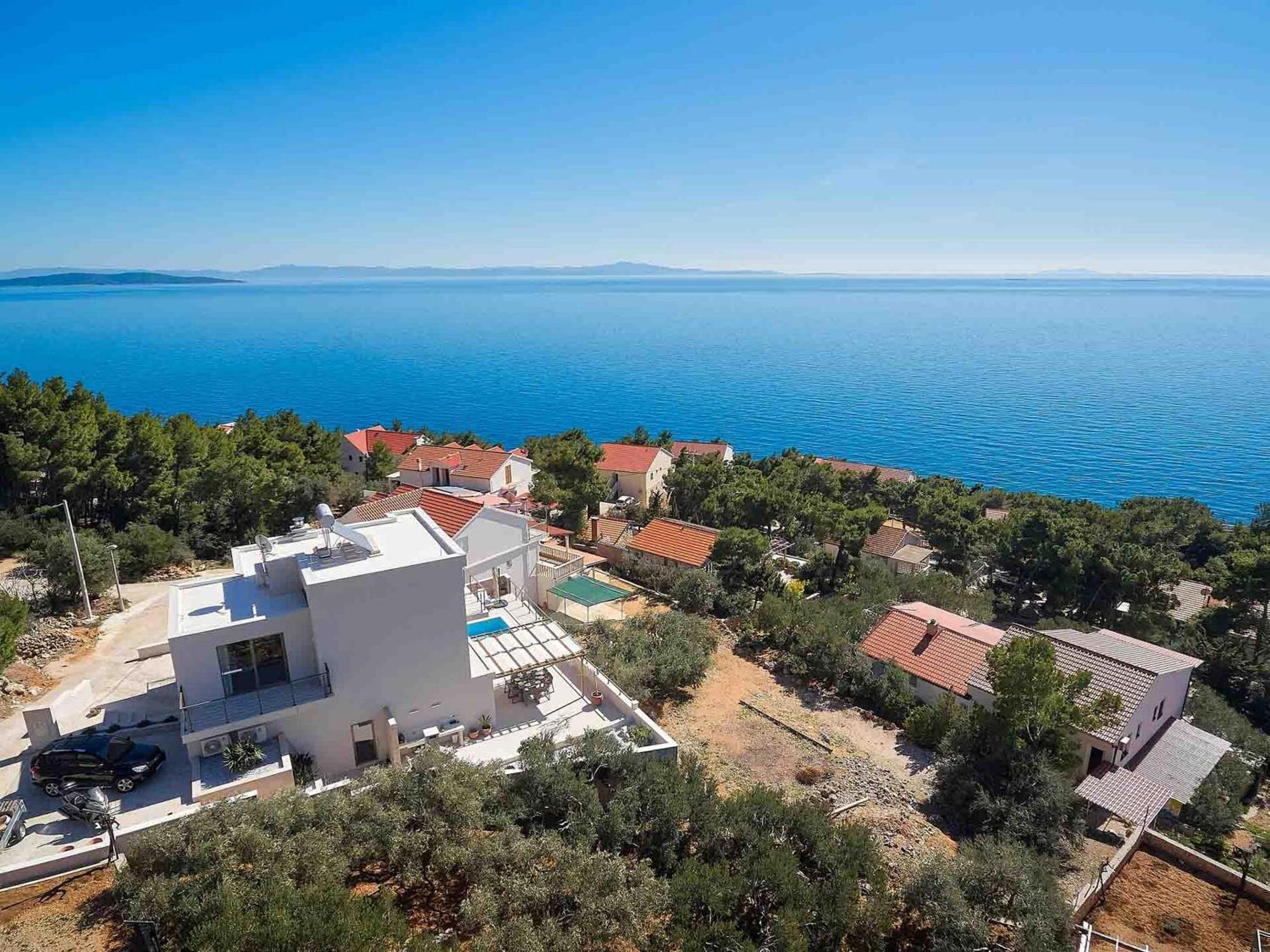 Dazzling Hvar Villa Villa Licita 4 Bedrooms Spacious Sunterrace Fitted With Sunbeds And Parasols Private Outdoor Swimming Pool Shaded, สเวตา เนเดลยา ภายนอก รูปภาพ