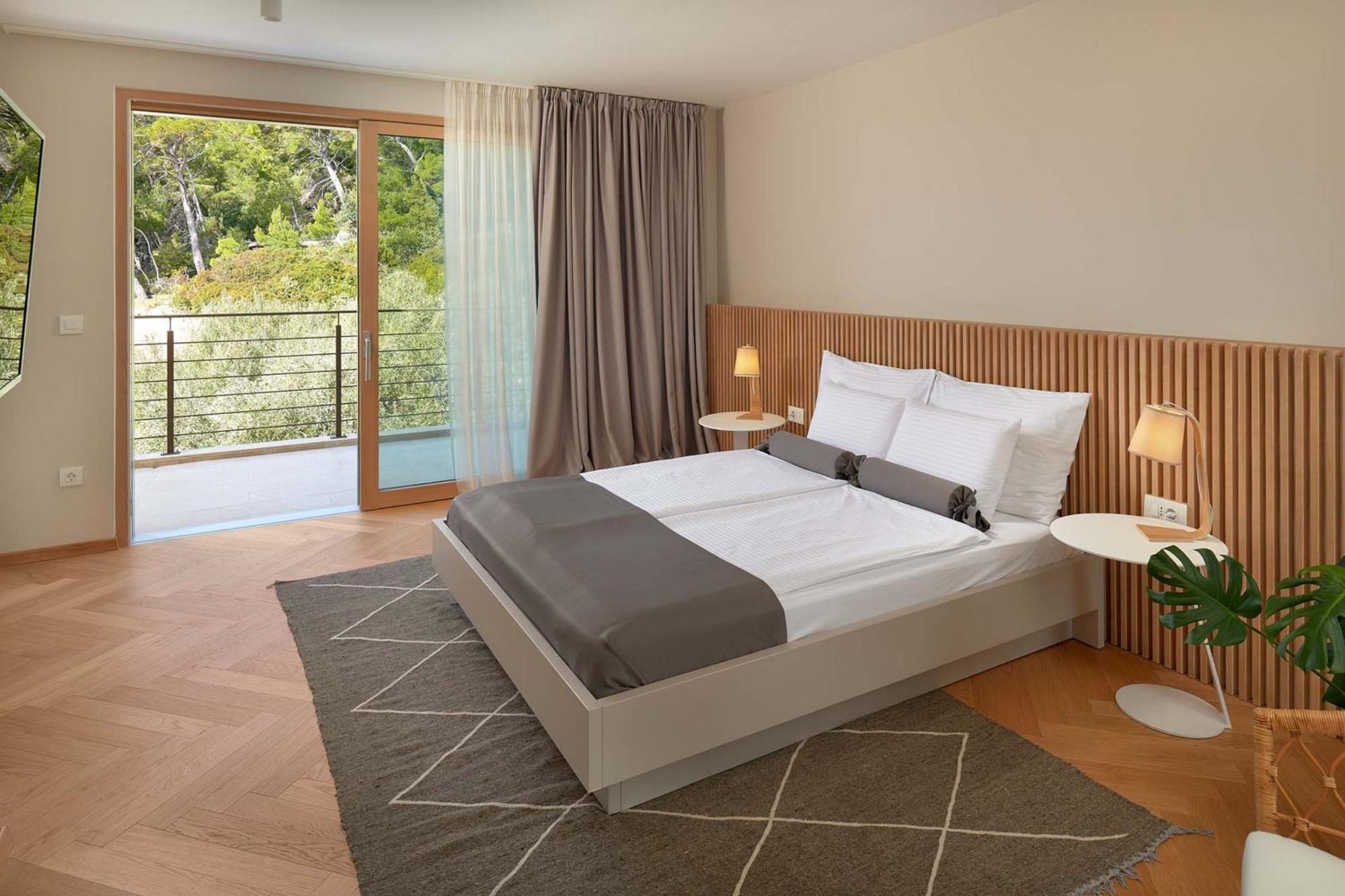 Dazzling Hvar Villa Villa Licita 4 Bedrooms Spacious Sunterrace Fitted With Sunbeds And Parasols Private Outdoor Swimming Pool Shaded, สเวตา เนเดลยา ภายนอก รูปภาพ